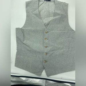 Summer vest , new no tags ,Two front pockets, light gray